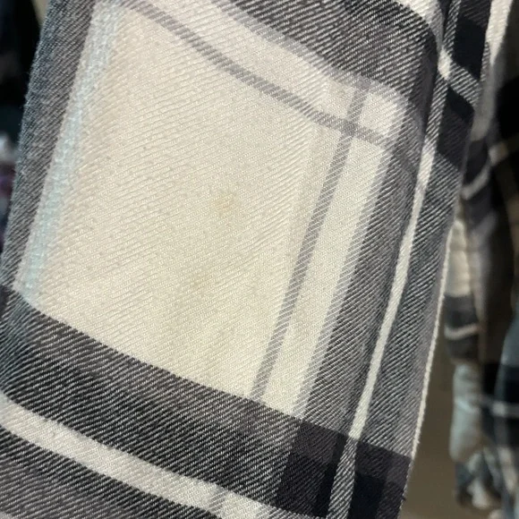 American Eagle Outfitters Black and White Plaid Button Down Shirt - Picture 5 of 11